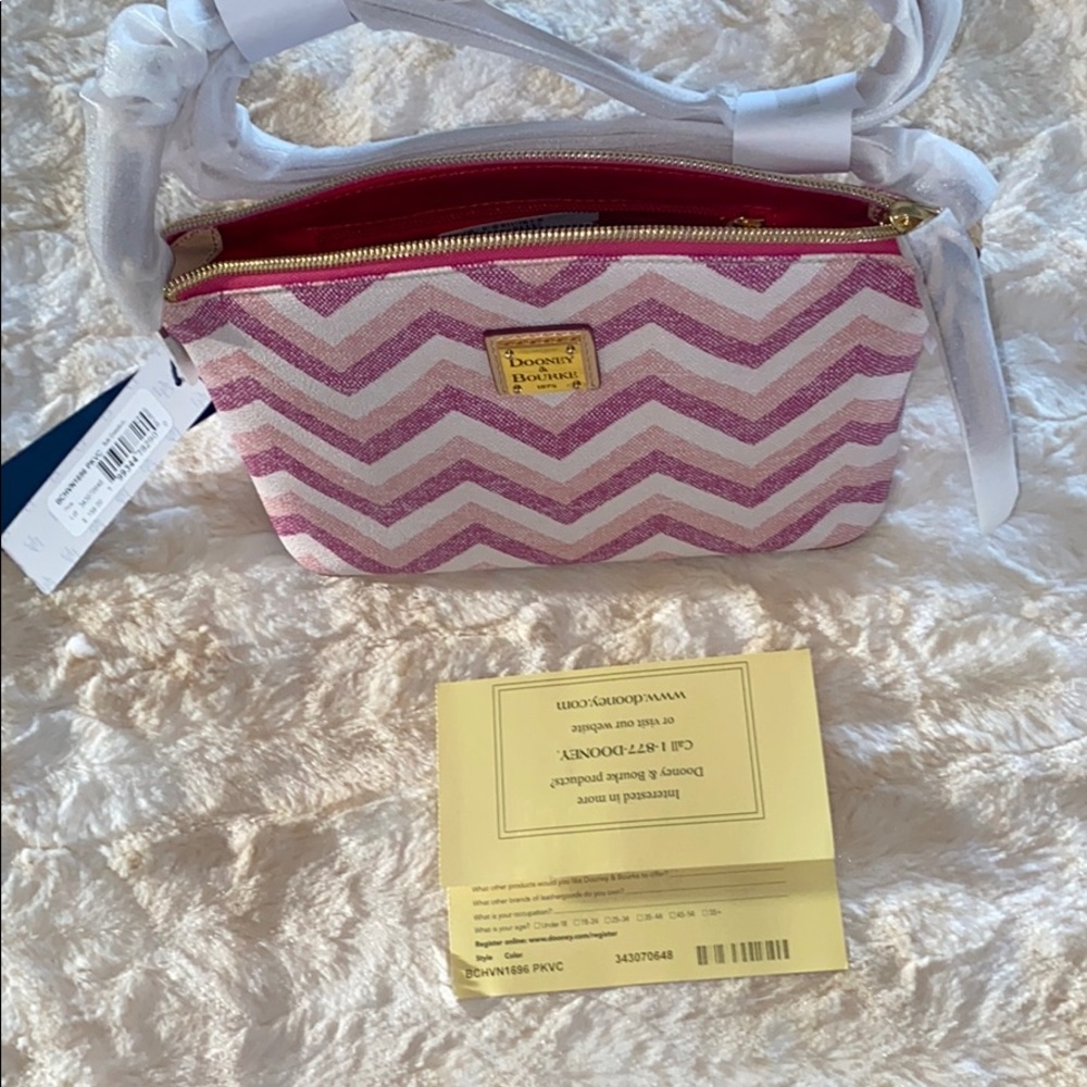 RARE & SOLD OUT! Dooney & Bourke Pink Chevron Suki Crossbody - Picture 6 of 13